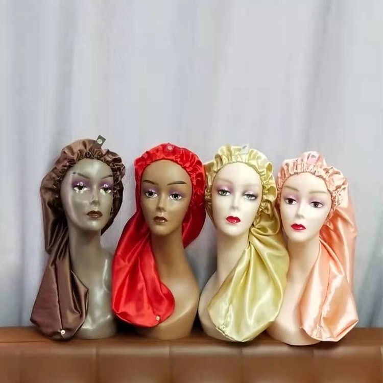 mais recente caso da empresa sobre Chapéu do sono da noite do cabelo encaracolado com o chapéu de seda das capotas largas do cetim das faixas